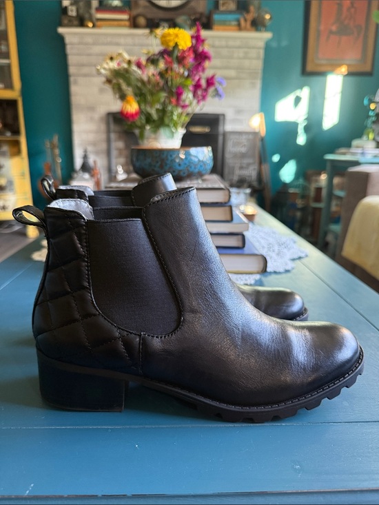Adrienne Vittadini Shoes - Adrienne Vittadini Black Quilted Leather Chelsea Ankle Boots